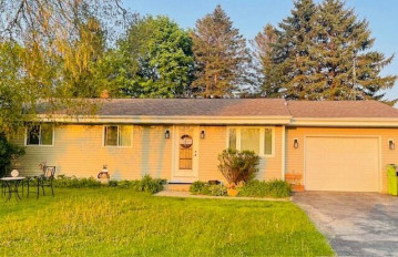 816 Bel Ric Dr, Kewaskum, WI 53040