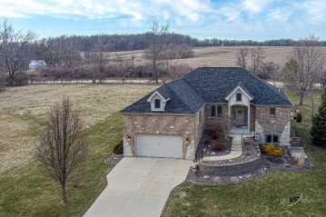 1083 Winborne Road, Lake Summerset, IL 61019