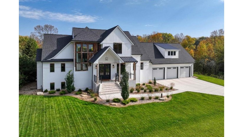 1542 Hidden Acres Lane Neenah, WI 54956 by Coldwell Banker Real Estate Group $1,250,000