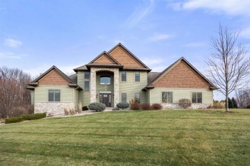 3494 Grand Meadows Crossing, Clayton, WI 54956-9656