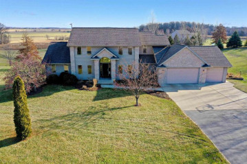 2122 Fawn Court, Wrightstown, WI 54126