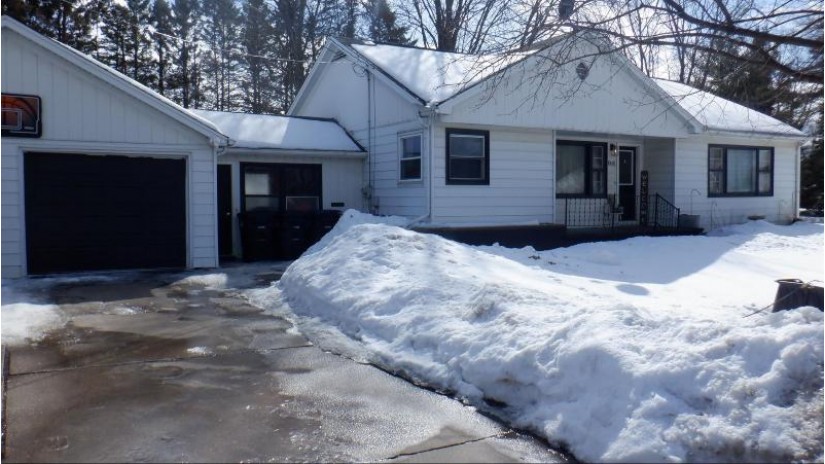 606 E Lieg Avenue Shawano, WI 54166 by Exit Elite Realty - OFF-D: 715-940-0020 $169,900