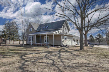 380 House Road, New London, WI 54961