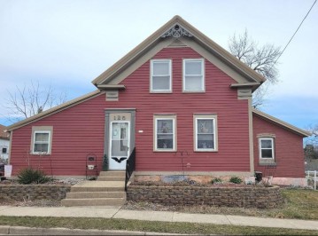 125 E Griffith Street, Hustisford, WI 53034-9500