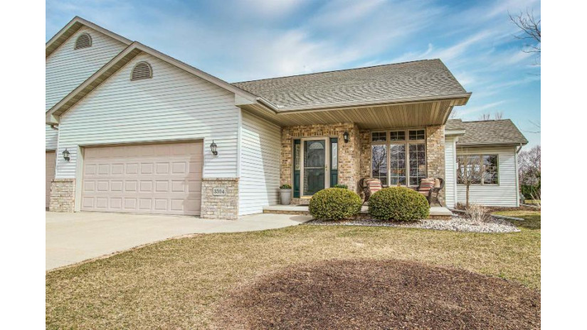 3304 E Fallcreek Lane Appleton, WI 54913 by Coldwell Banker Real Estate Group $347,500