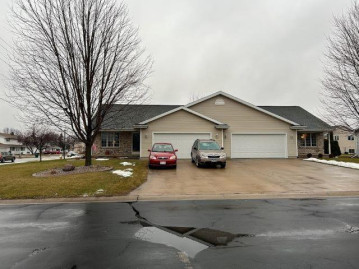 1601 W Greenlawn Lane, Grand Chute, WI 54914