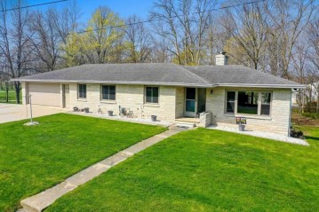 425 3rd Street, Luxemburg, WI 54217