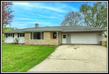 E9448 County Road T, Lebanon, WI 54961-8424