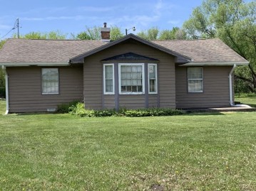 N2393 Elm Street, Dakota, WI 54982