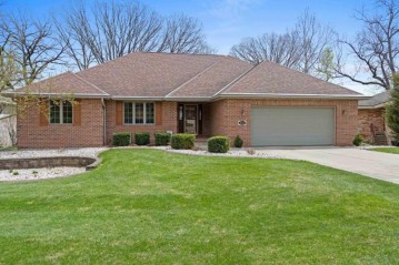 1633 Rustic Oaks Court, Allouez, WI 54301-2400