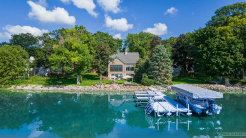 2279 Williams Point Dr, Pleasant Springs, WI 53589