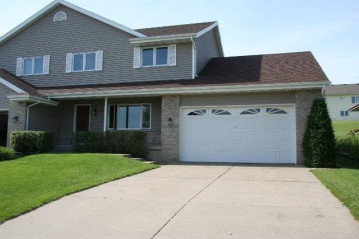 5881 Woodland Dr, Waunakee, WI 53597