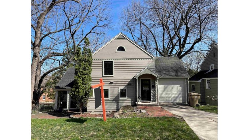 3705 Council Crest Madison, WI 53711 by First Weber Inc - HomeInfo@firstweber.com $625,000