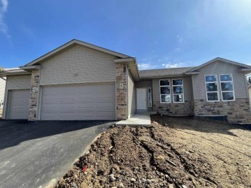 962 Margarets Way, Belleville, WI 53508