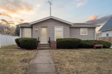 5 N Grand Ave, Deerfield, WI 53531