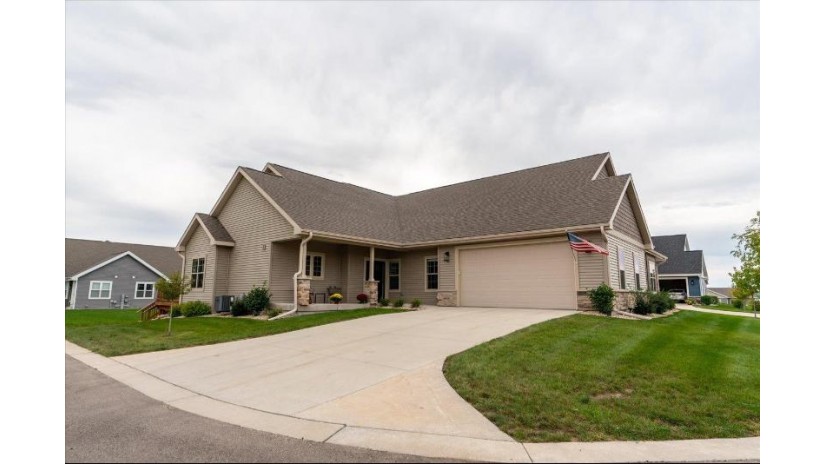 278 Eagle Dr Oregon, WI 53575 by Re/Max Preferred - tyler@welcomehomemadison.com $464,900