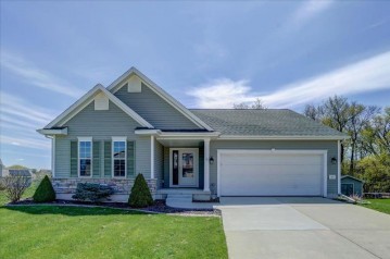 317 Heritage Square Drive, Deerfield, WI 53531