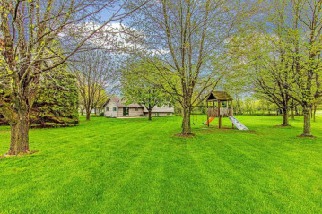 5507 N Henke Road, Harmony, WI 53563-8678