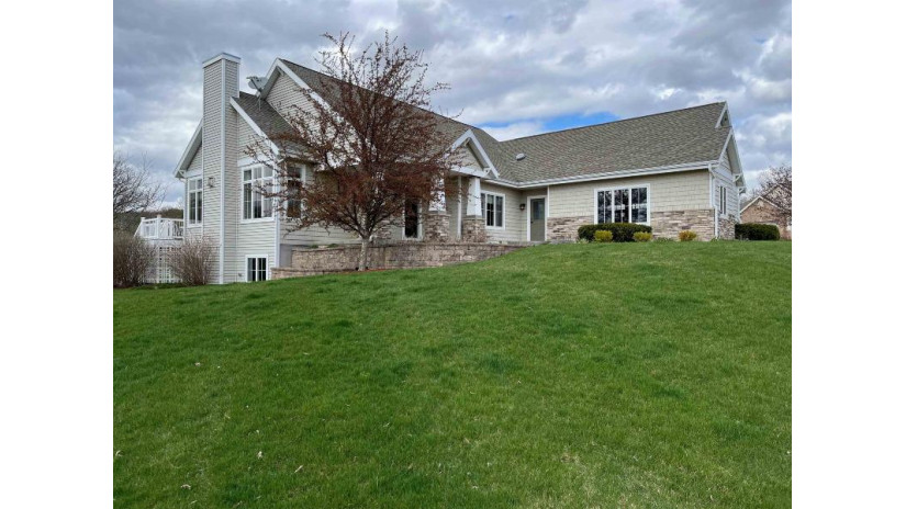 1365 Connemara Ln Oregon, WI 53575 by Madisonflatfeehomes.com - Noelle@madisonflatfeehomes.com $719,000