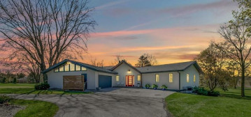 5132 Sunrise Ridge Trail, Springfield, WI 53562