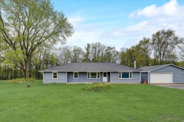 N1859 Blackhawk Island Road, Koshkonong, WI 53538