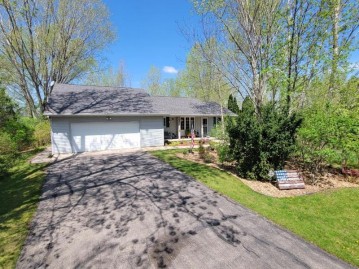 5185 David Dr, Omro, WI 54904