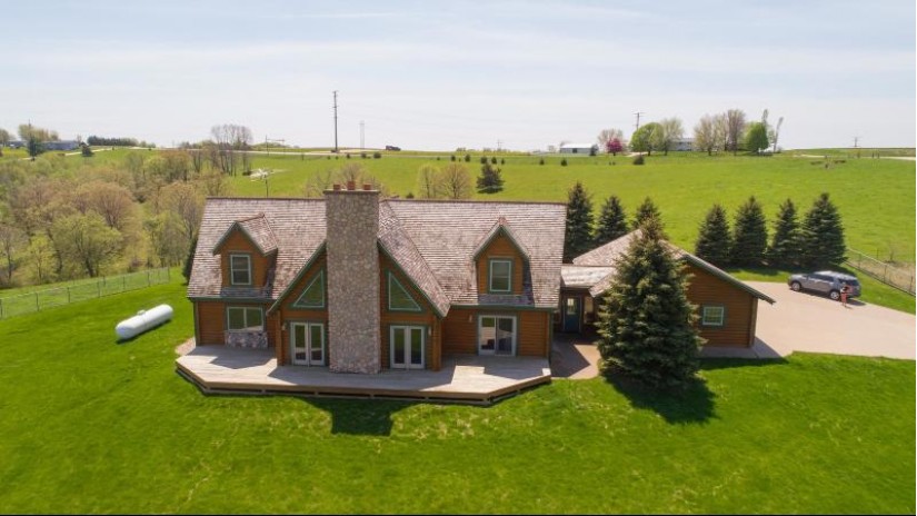 4499 Coon Hollow Rd Liberty, WI 53813 by Lori Droessler Real Estate, Inc. - Cell: 608-778-9805 $399,000