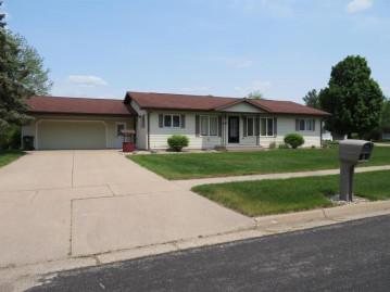 1595 Canterbury Drive, Reedsburg, WI 53959