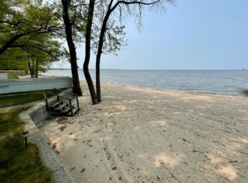 671 Sand Bar Beach Rd, Luxemburg, WI 54217