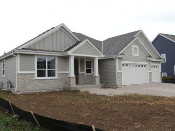 W238N5497 Fieldstone Pass Cir, Sussex, WI 53089-3316