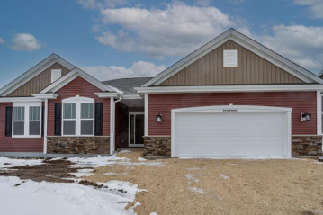 W218N16063 Tiger Lily Dr, Jackson, WI 53037