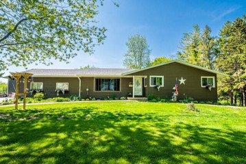 25405 103rd St, Salem Lakes, WI 53168-8915