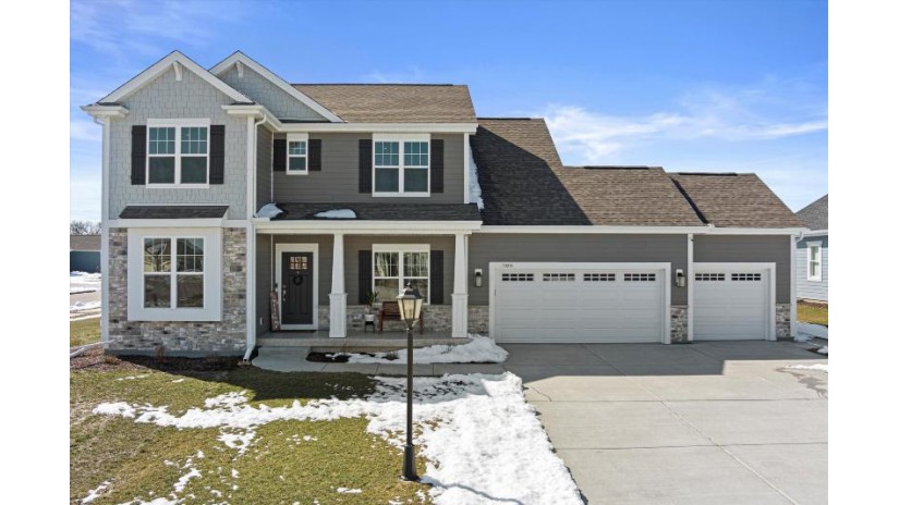 10213 S Ryan Creek Ct Franklin, WI 53132 by Benefit Realty $675,000