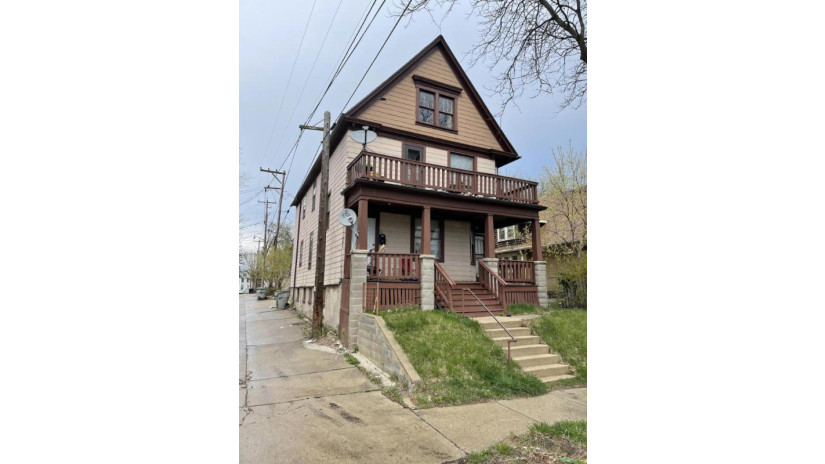 418 E Chambers St Milwaukee, WI 53212 by Smart Asset Realty Inc $120,000