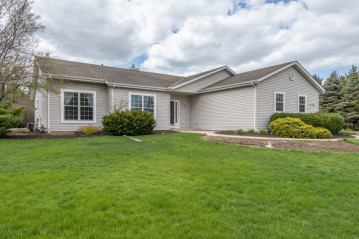 S87W31331 Meyer Dr, Mukwonago, WI 53149-8834