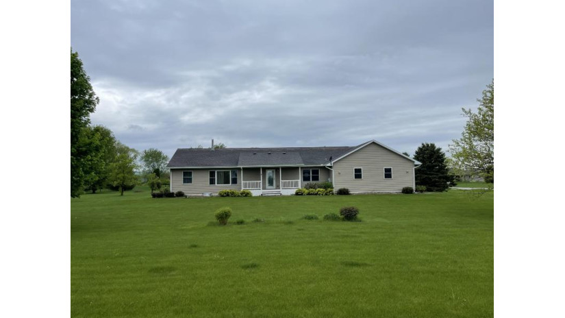 W21539 Coyote Ln Caledonia, WI 54661 by Gerrard-Hoeschler, REALTORS $349,900