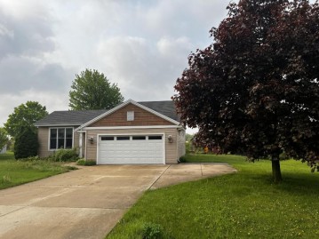 422 S Sherman St, Eagle, WI 53119