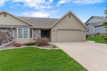 1300 Hidden Fields Dr, West Bend, WI 53095-4569