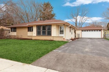 1510 Madison St, Waukesha, WI 53188-4904