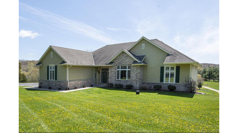 1550 Indian Spring Dr Delafield, WI 53018 by First Weber Inc - Delafield $949,900