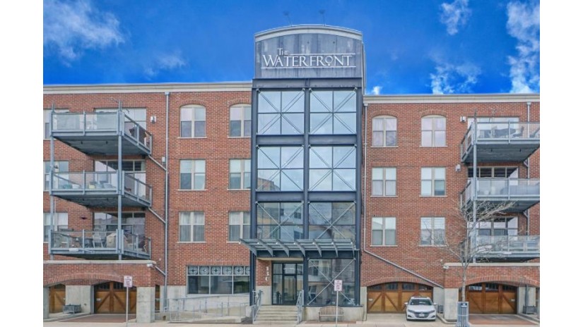 130 S Water St 400 Milwaukee, WI 53204 by Lake Country Flat Fee $1,675,000