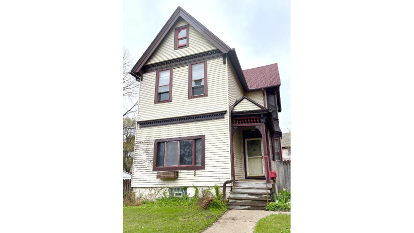 1002 E Meinecke Ave Milwaukee, WI 53212 by Coldwell Banker Realty $125,000