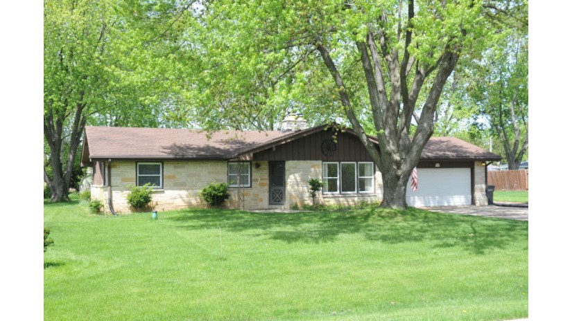W172S7797 Lannon Dr Muskego, WI 53150 by Shorewest Realtors $319,900