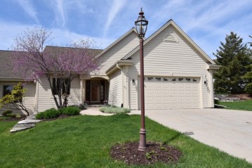 3520 Sequoia Cir, Waukesha, WI 53188