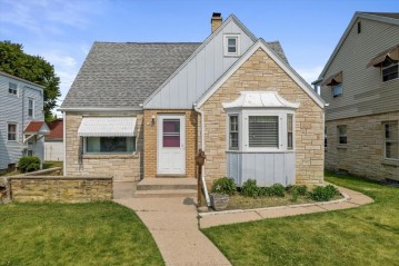 1802 S 55th St, West Milwaukee, WI 53214-4551