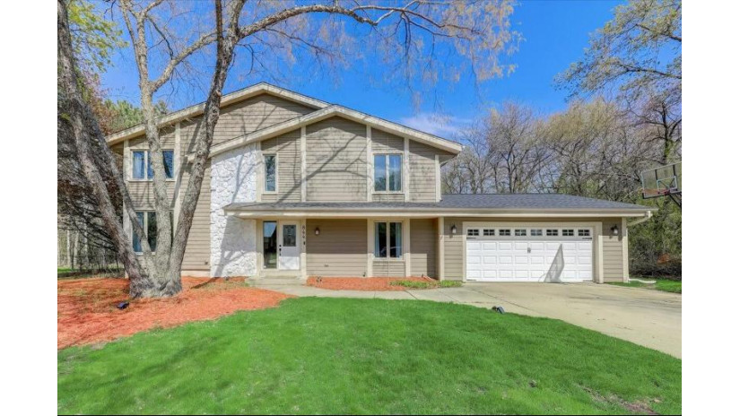 844 Fielding Ln Hartland, WI 53029 by First Weber Inc - Delafield $548,800