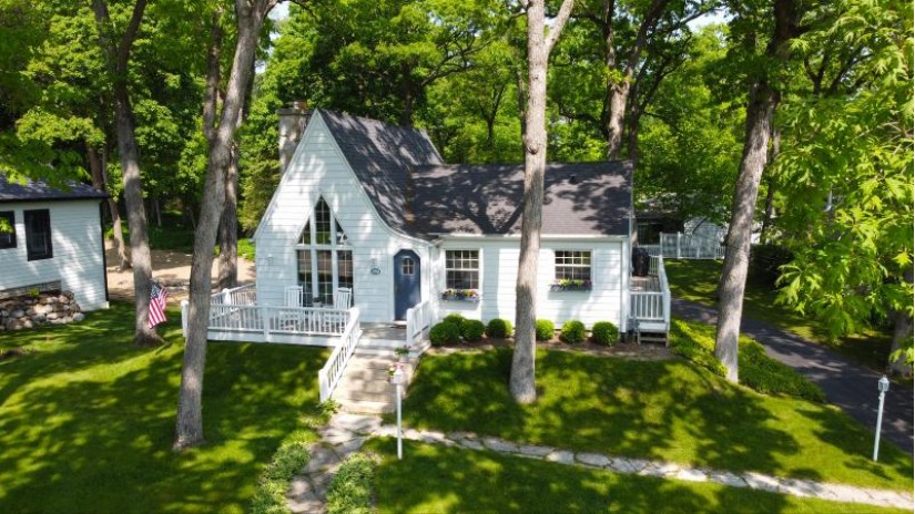 852 Sauganash Dr Fontana, WI 53125 by Berkshire Hathaway Starck Real Estate $629,000