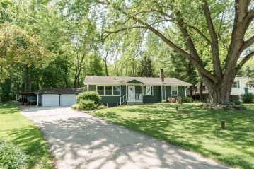 N7014 Oakwood Rd, Richmond, WI 53190