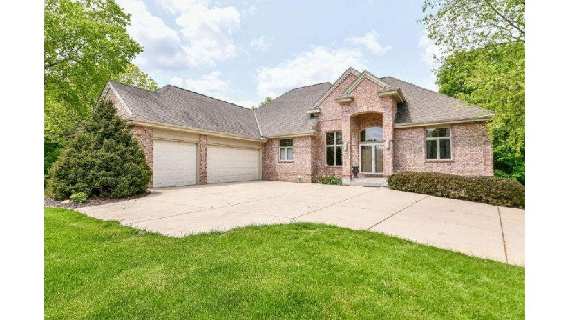 561 Stonegate Pass Richfield, WI 53017 by The Stefaniak Group, LLC $850,000