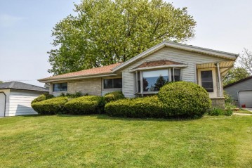 5556 S Indiana Ave, Cudahy, WI 53110-2435